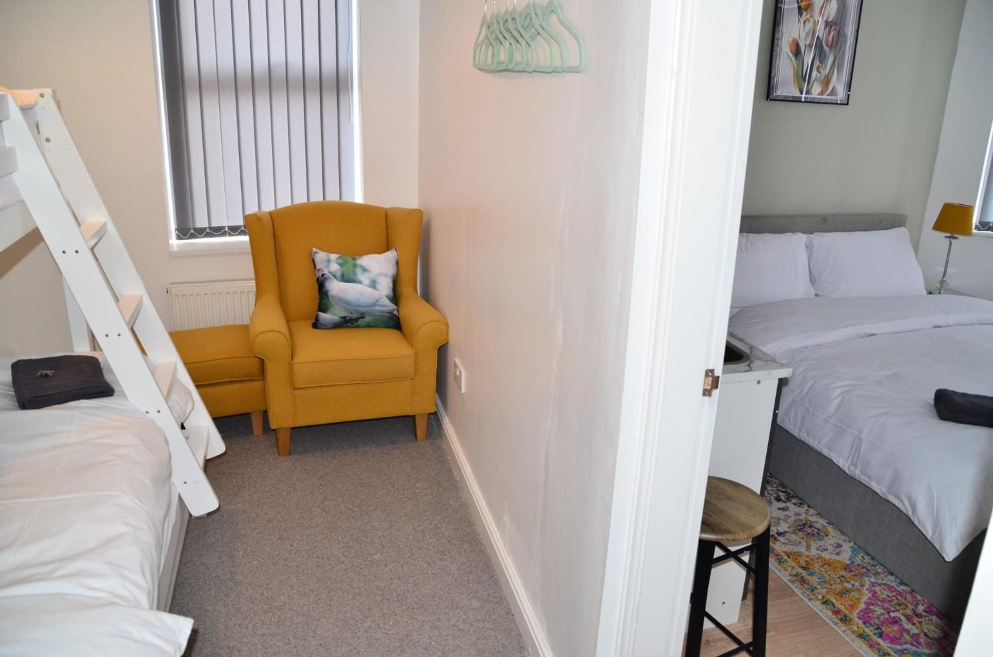 Blok 3 -Jacuzzi Suites, Apartment & Ensuite Rooms Blackpool Luaran gambar