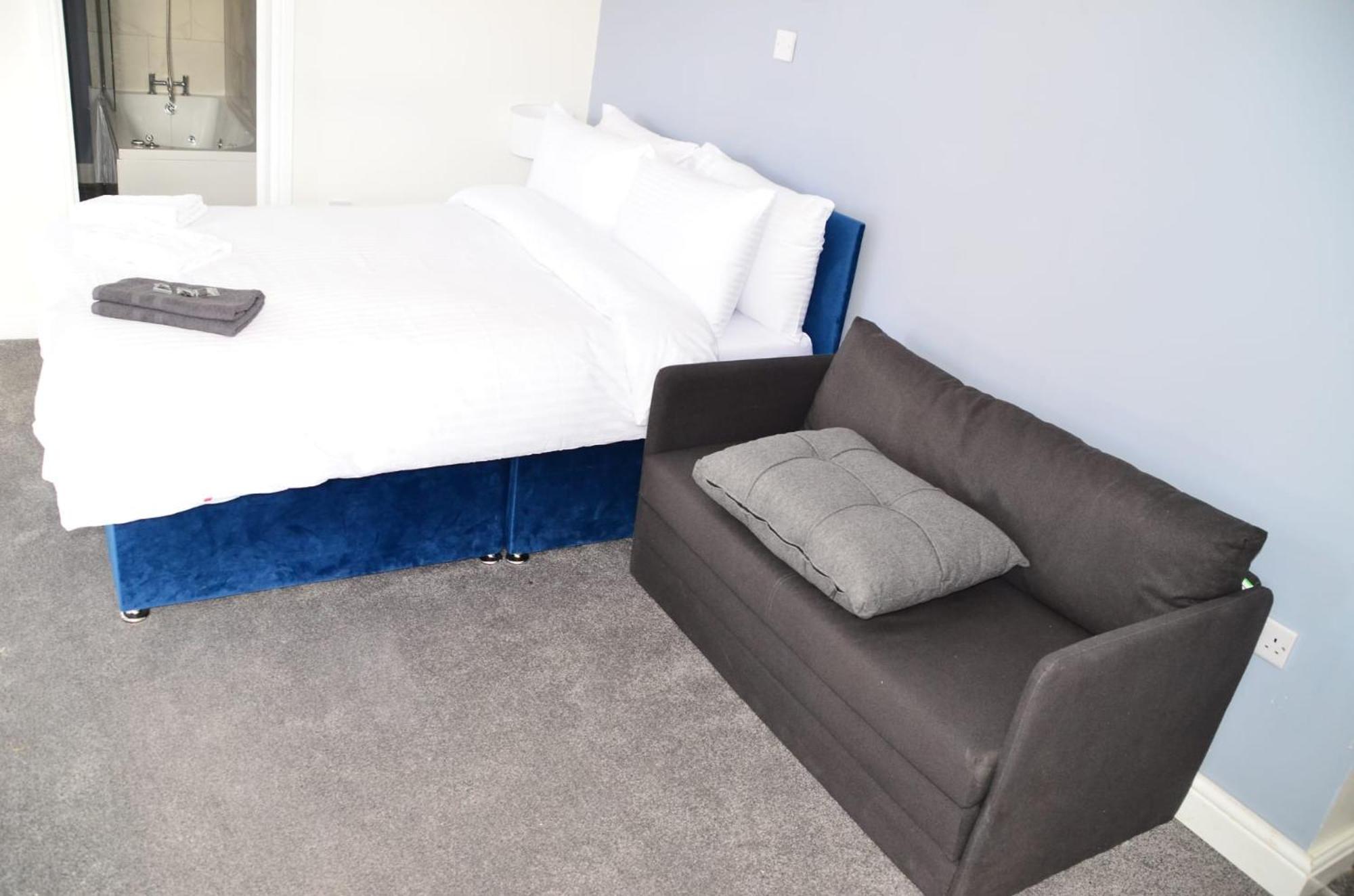 Blok 3 -Jacuzzi Suites, Apartment & Ensuite Rooms Blackpool Luaran gambar