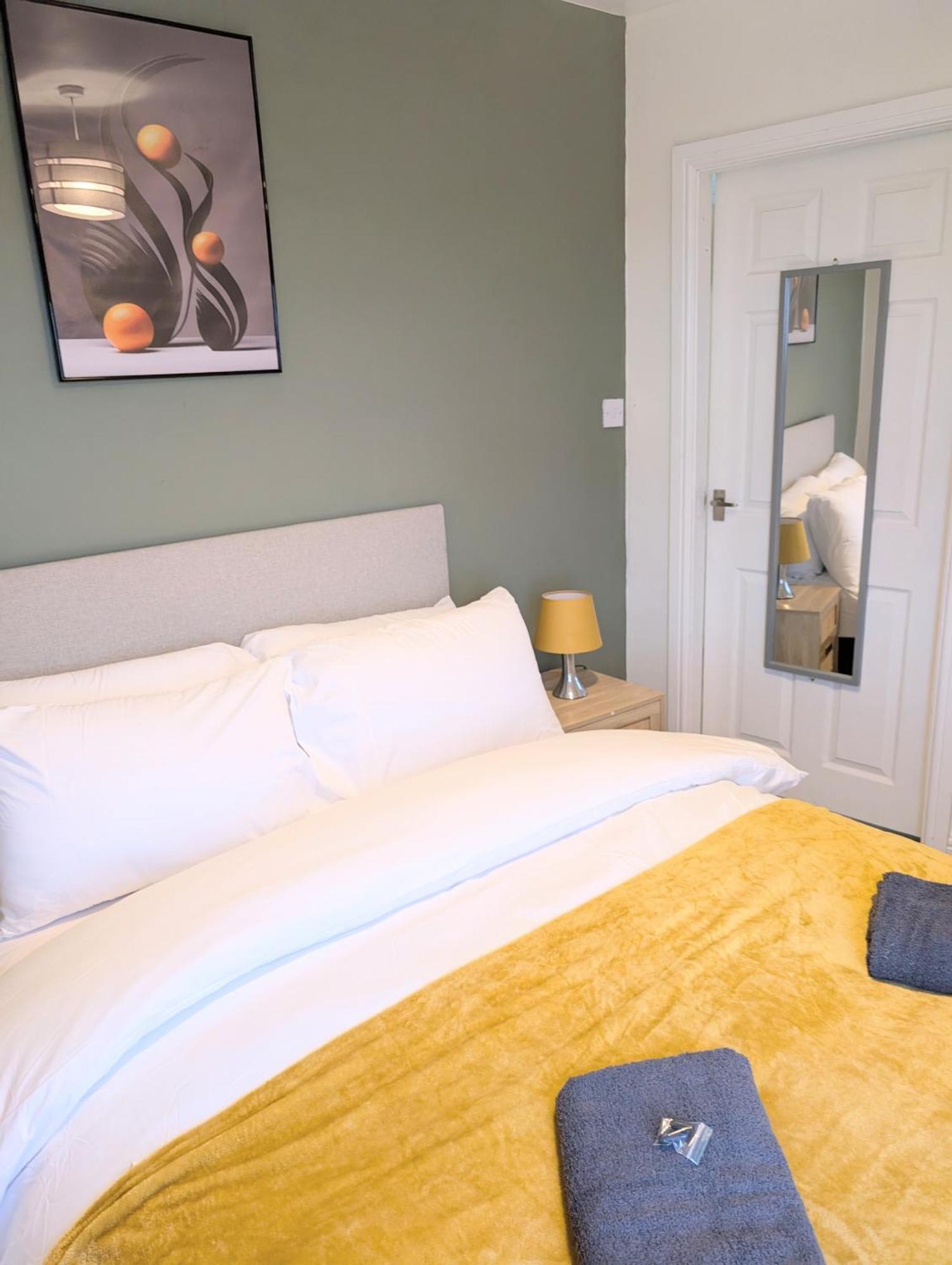 Blok 3 -Jacuzzi Suites, Apartment & Ensuite Rooms Blackpool Luaran gambar
